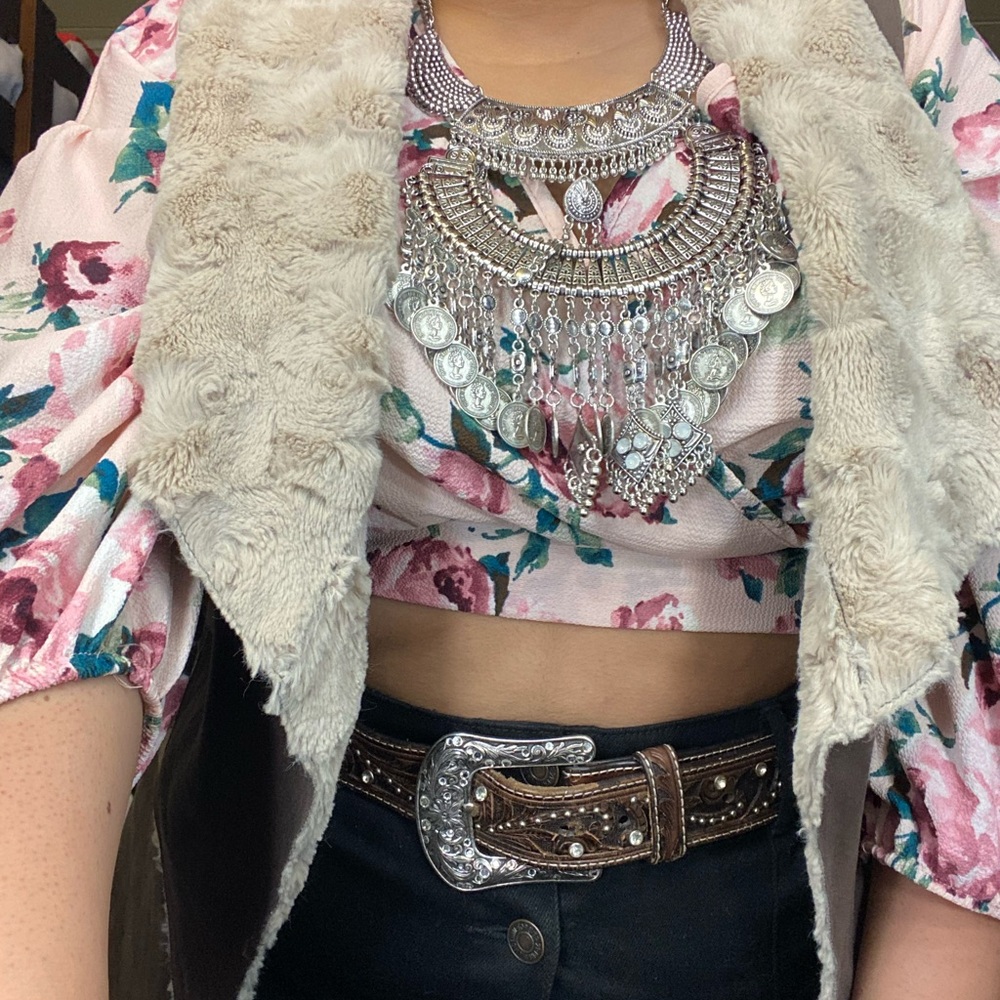 Necklace & shirt